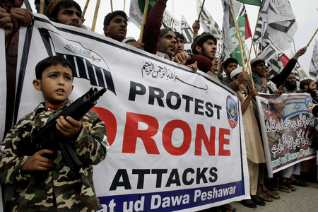 Kruizinga-20_Pakistan_protest[1].jpg